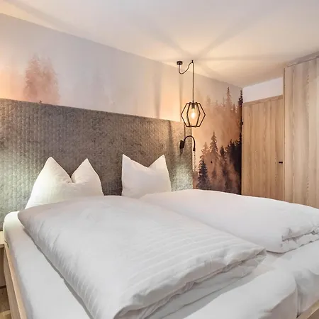 Apartment Grauzone App Nr 4 Shine *